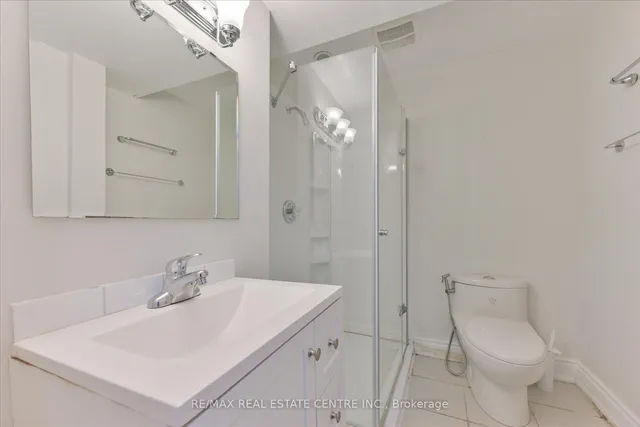 Additional image 35 of 5915 Whitehorn Ave