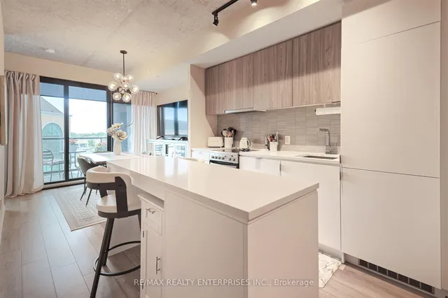 Additional image 9 of 7 Smith Cres Unit 410