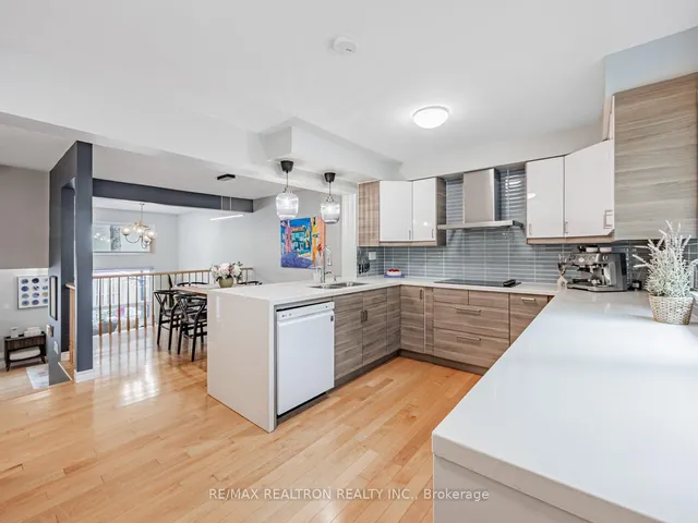 Additional image 15 of 2 Carol Wrenway