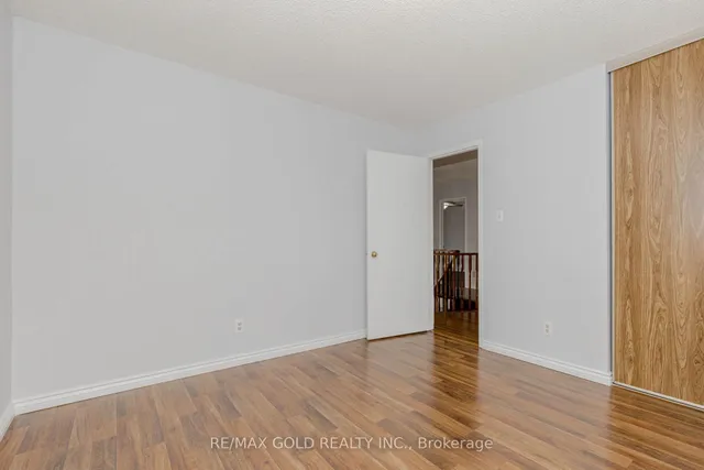 Additional image 26 of 16 Polygon Crt