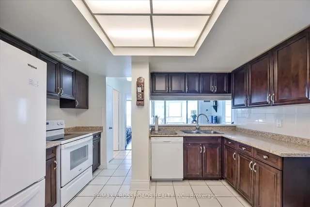 Additional image 15 of 275 Bamburgh Circ Unit 604