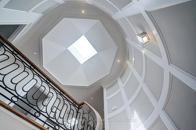 Additional image 20 of 93 Parkview Ave