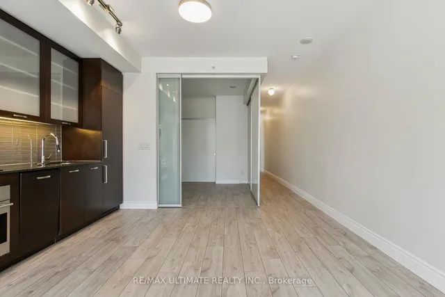 Additional image 36 of 210 Simcoe St Unit 611