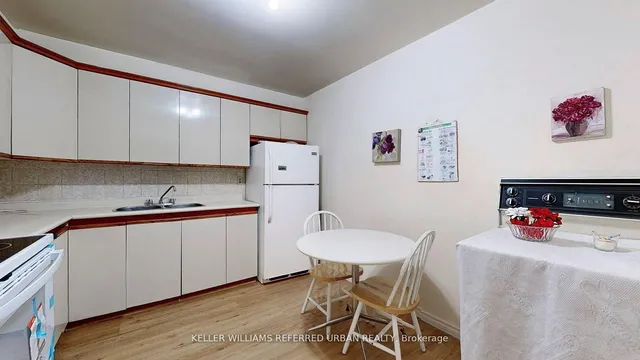 Additional image 9 of 3460 Keele St Unit 921