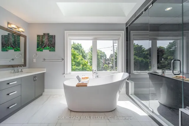 Additional image 18 of 2163 Deyncourt Dr