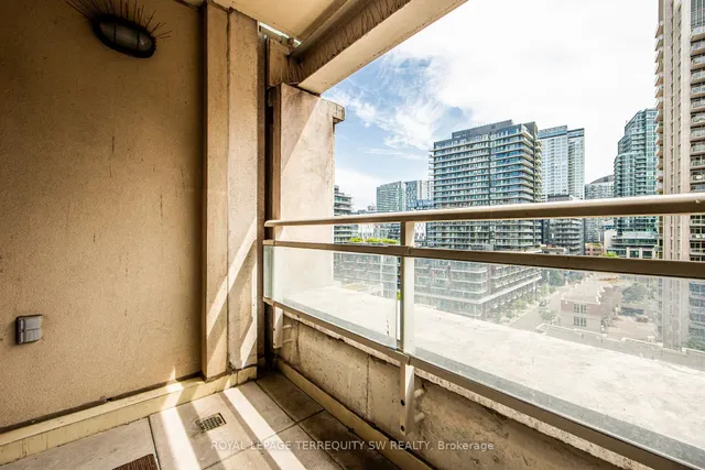 Additional image 31 of 628 Fleet St Unit 1009