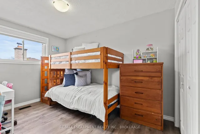 Additional image 20 of 64 Athenia Dr