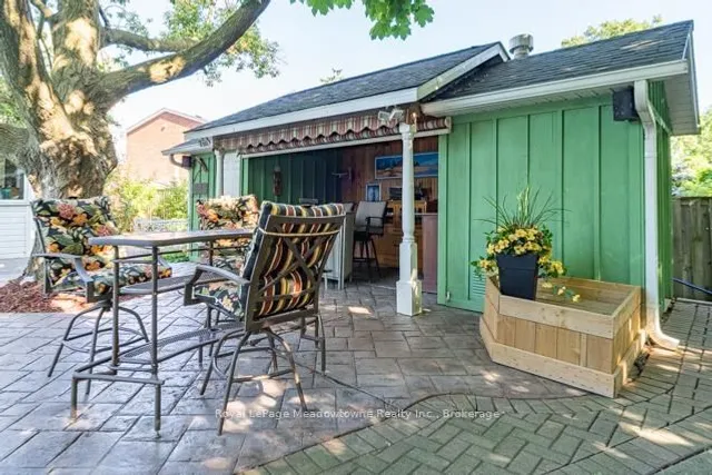 Additional image 42 of 690 Robertson Cres