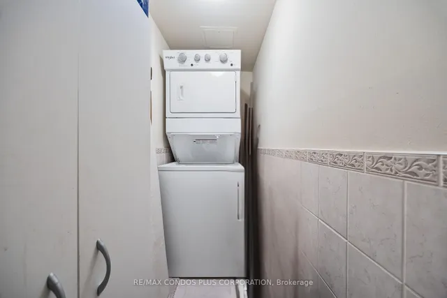 Additional image 22 of 62 Wellesley St Unit 902