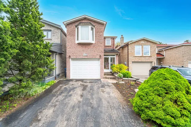 1575 Dewberry Cres