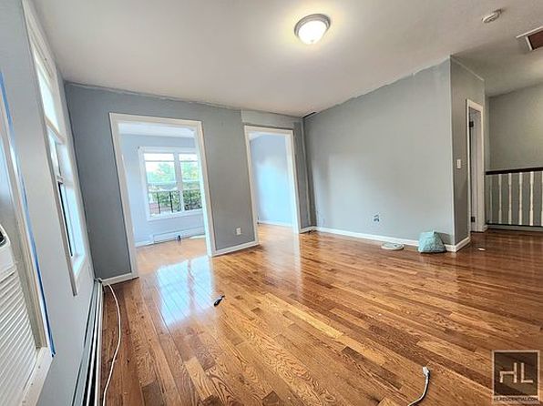 2736 University Ave #1, Bronx, NY 10468