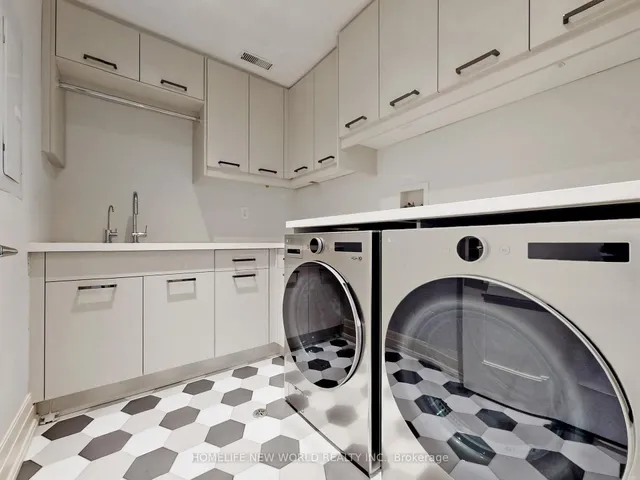 Additional image 37 of 154 Yonge Blvd