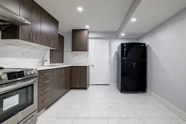 Additional image 37 of 436 Royal West Dr