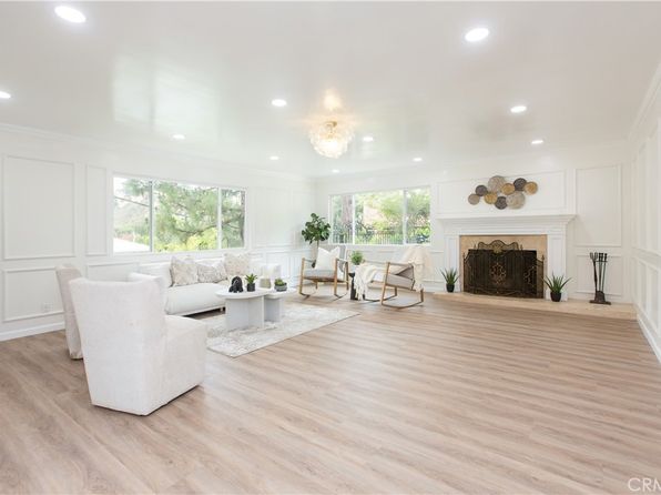 14879 Jadestone Dr, Sherman Oaks, CA 91403