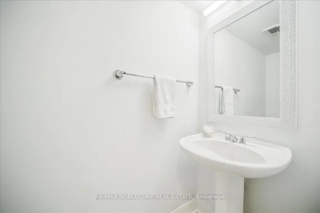 Additional image 10 of 415 Jarvis St Unit 352