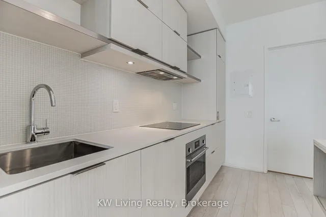 Additional image 6 of 197 Yonge St Unit 2906