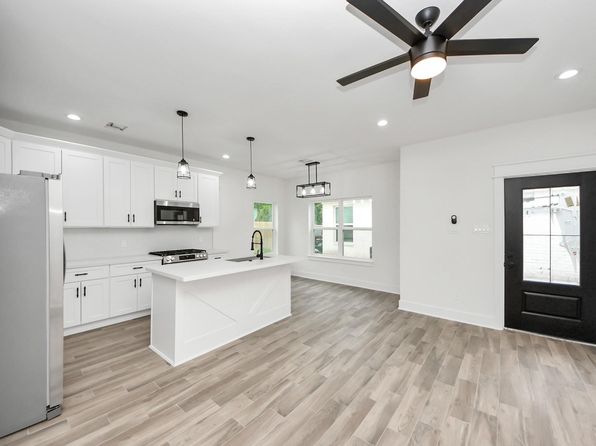 701 E Canino Rd, Houston, TX 77037
