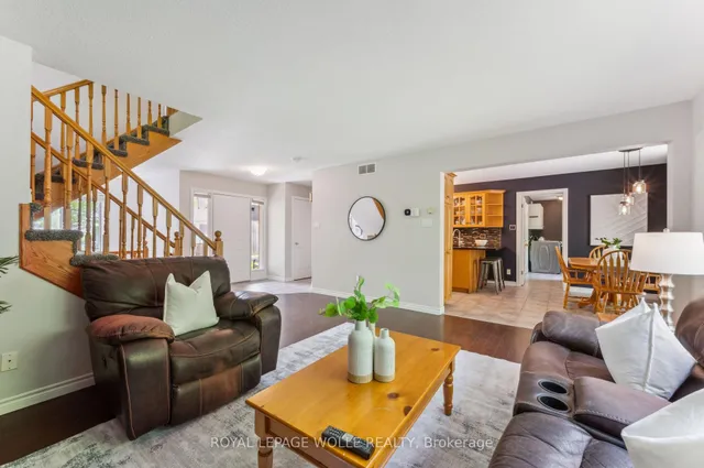 Additional image 12 of 35 Dayman Crt