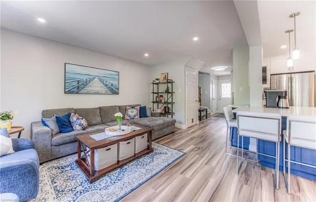 Additional image 11 of 389 Westmeadow Dr