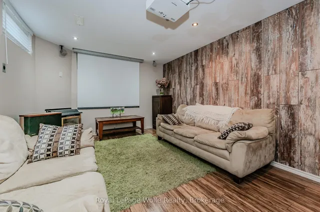 Additional image 30 of 103 Gay Cres