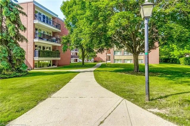 Additional image 26 of 2052 Courtland Dr Unit 104