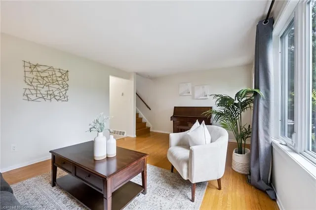 Additional image 10 of 132 Greendale Cres