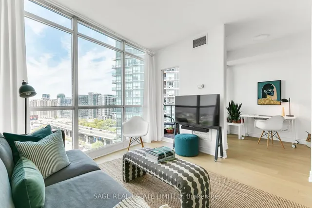 Additional image 4 of 219 Fort York Blvd Unit 2310