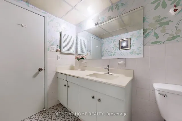 Additional image 36 of 1924 Steepbank Cres