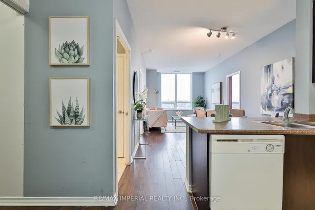 60 Heintzman St Unit 2403