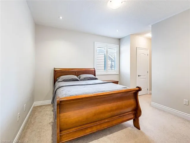 Additional image 25 of 28 Elbern Markell Run