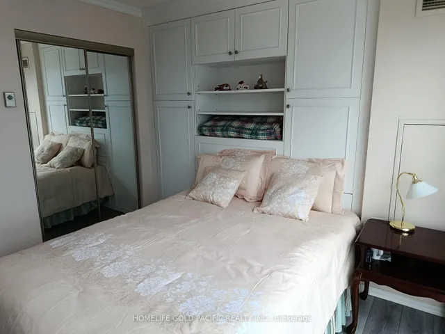 Additional image 22 of 77 Harbour Sq Unit 3702