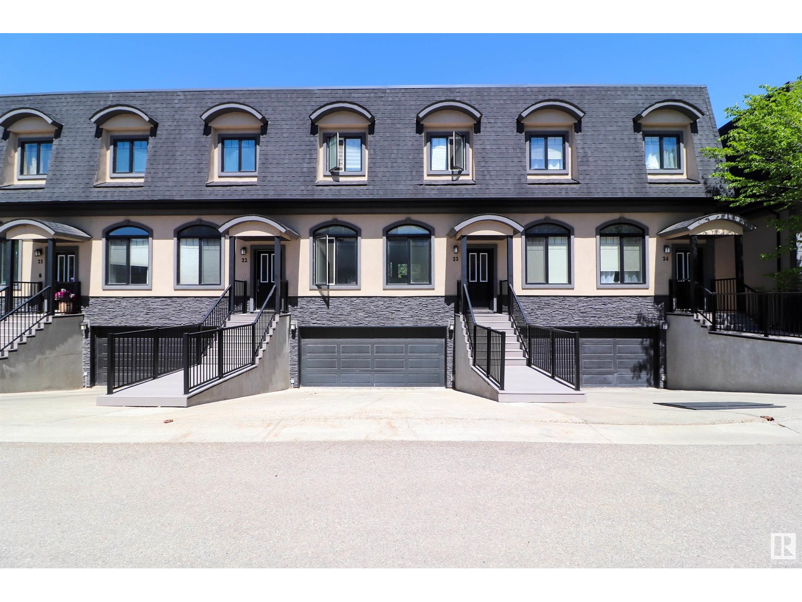 #23 5873 MULLEN PL NW|Edmonton, Alberta T6R0T5