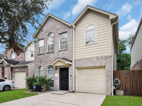 10239 W Palm Lake Dr, Houston, TX 77034