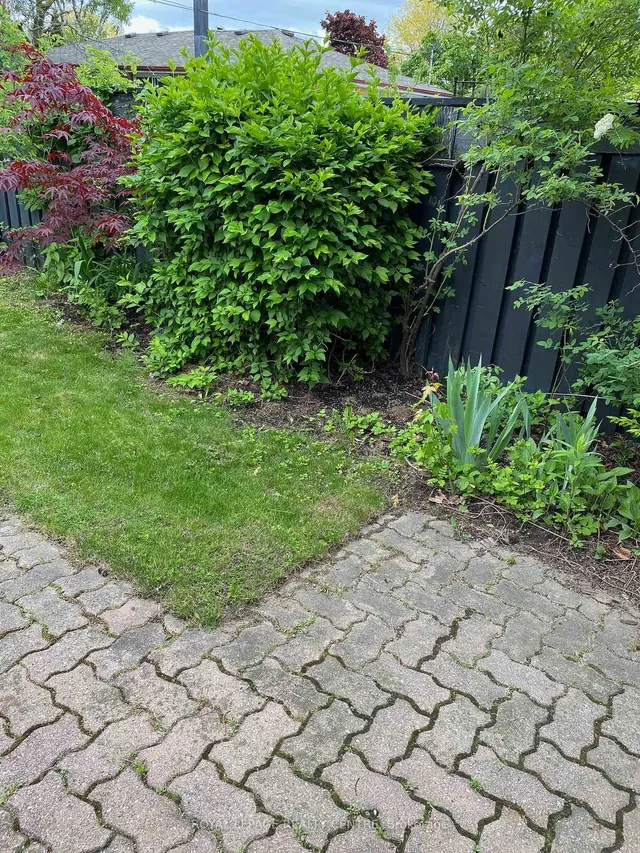 Additional image 28 of 35 Aintree Cres