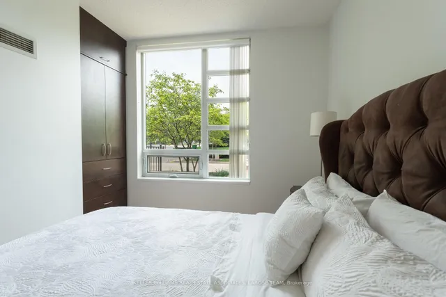 Additional image 19 of 225 Sherway Gardens Rd Unit 102