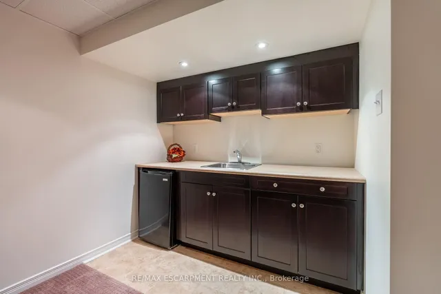 Additional image 44 of 2301 Cavendish Dr Unit 122