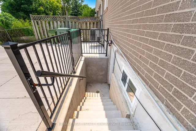 Additional image 39 of 96 Fallingdale Cres