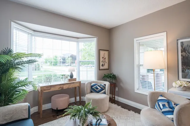 Additional image 5 of 462 Farlow Cres