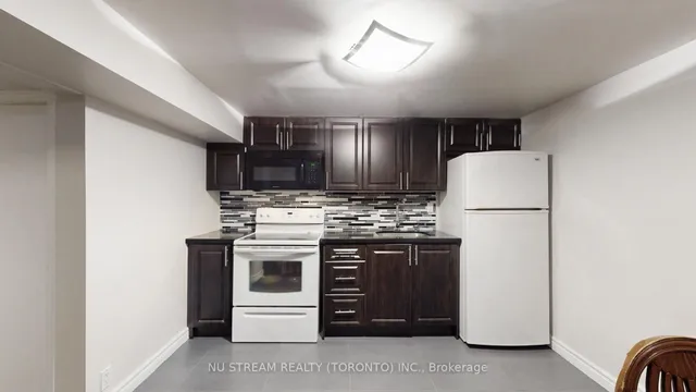 Additional image 33 of 16 Caronia Sq