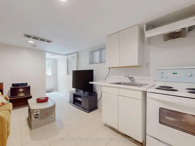 Additional image 34 of 34 Strathcona Ave