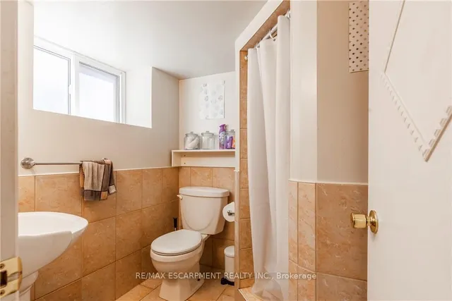 Additional image 28 of 44 Dalewood Cres