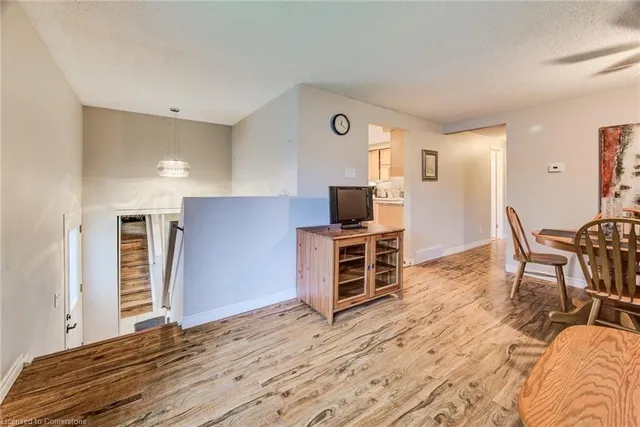 Additional image 9 of 102 Sugar Maple St