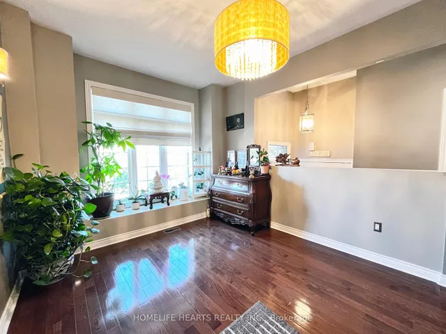 Additional image 8 of 516 Lumberton Cres