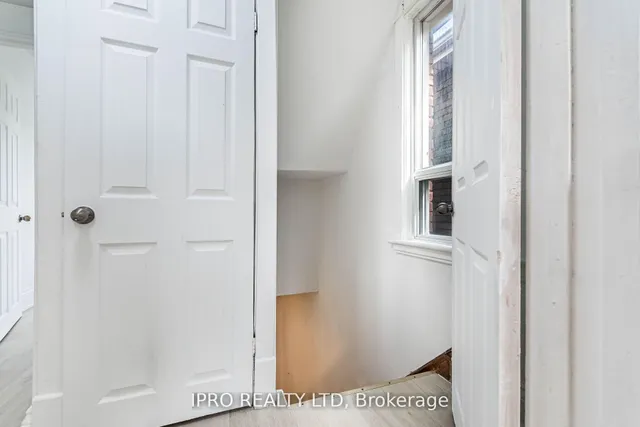 Additional image 16 of 35 Chestnut Ave