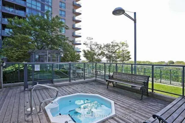 Additional image 34 of 219 Fort York Blvd Unit 616