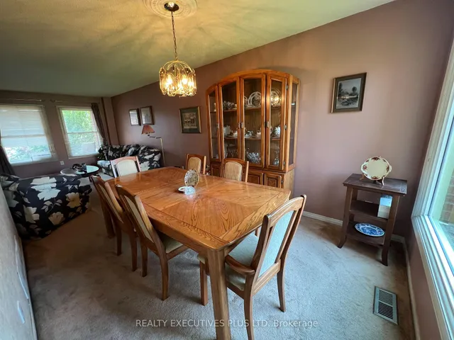 Additional image 6 of 40 Lord Simcoe Dr