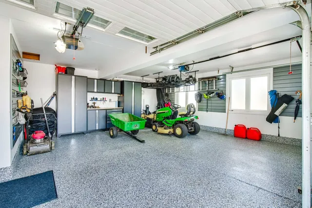 Additional image 27 of 24 JOHN MARTIN Cres