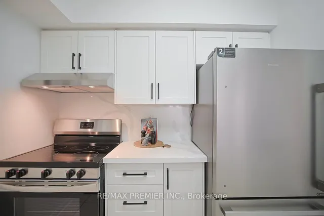 Additional image 11 of 650 Lawrence Ave Unit 639