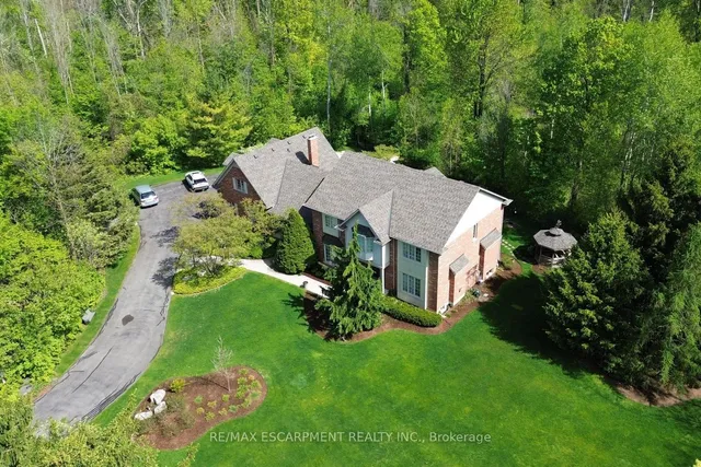 Additional image 3 of 712 ROBSON Rd Unit RR1