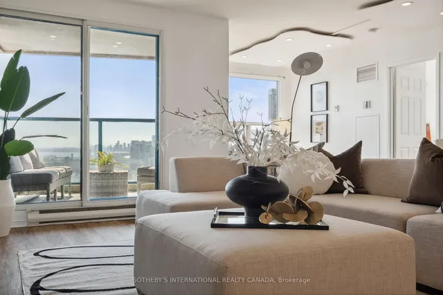 Additional image 18 of 99 Harbour Sq Unit 3212